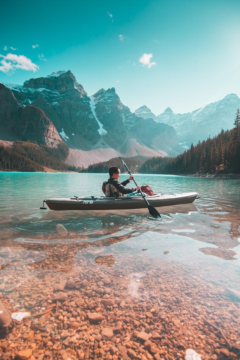 Kayaking in Scenic Lakes