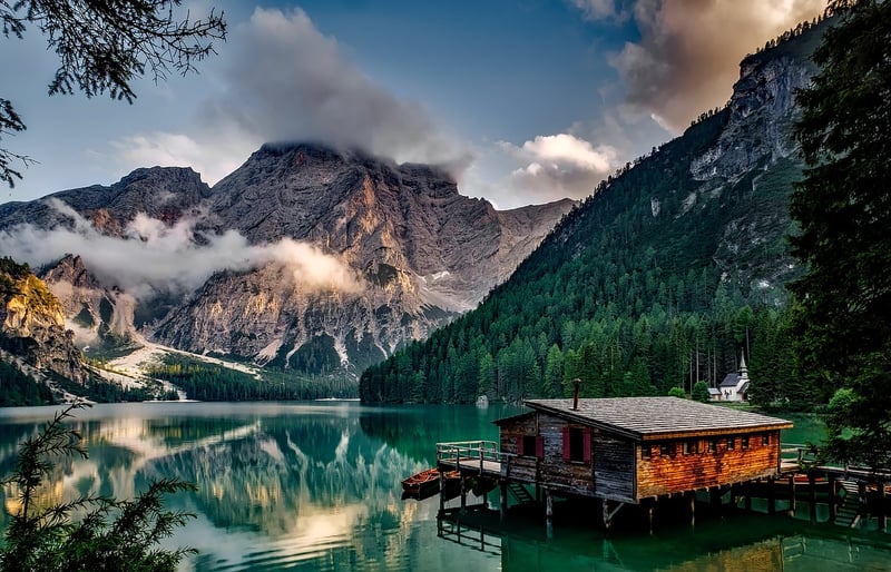 Lakeside Retreats